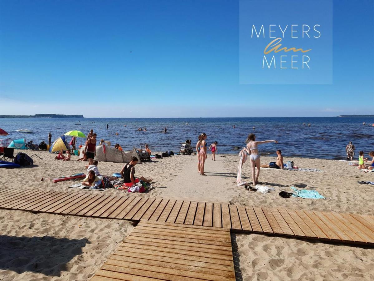 Schwarzes Holzferienhaus mit Sauna in Zierow -- SONNENECK -- 500m zum Ostsee-Strand, 4 - 6 Personen Exterior foto