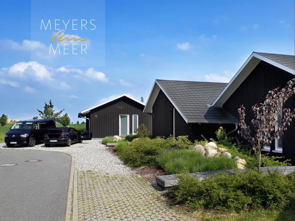 Schwarzes Holzferienhaus mit Sauna in Zierow -- SONNENECK -- 500m zum Ostsee-Strand, 4 - 6 Personen Exterior foto