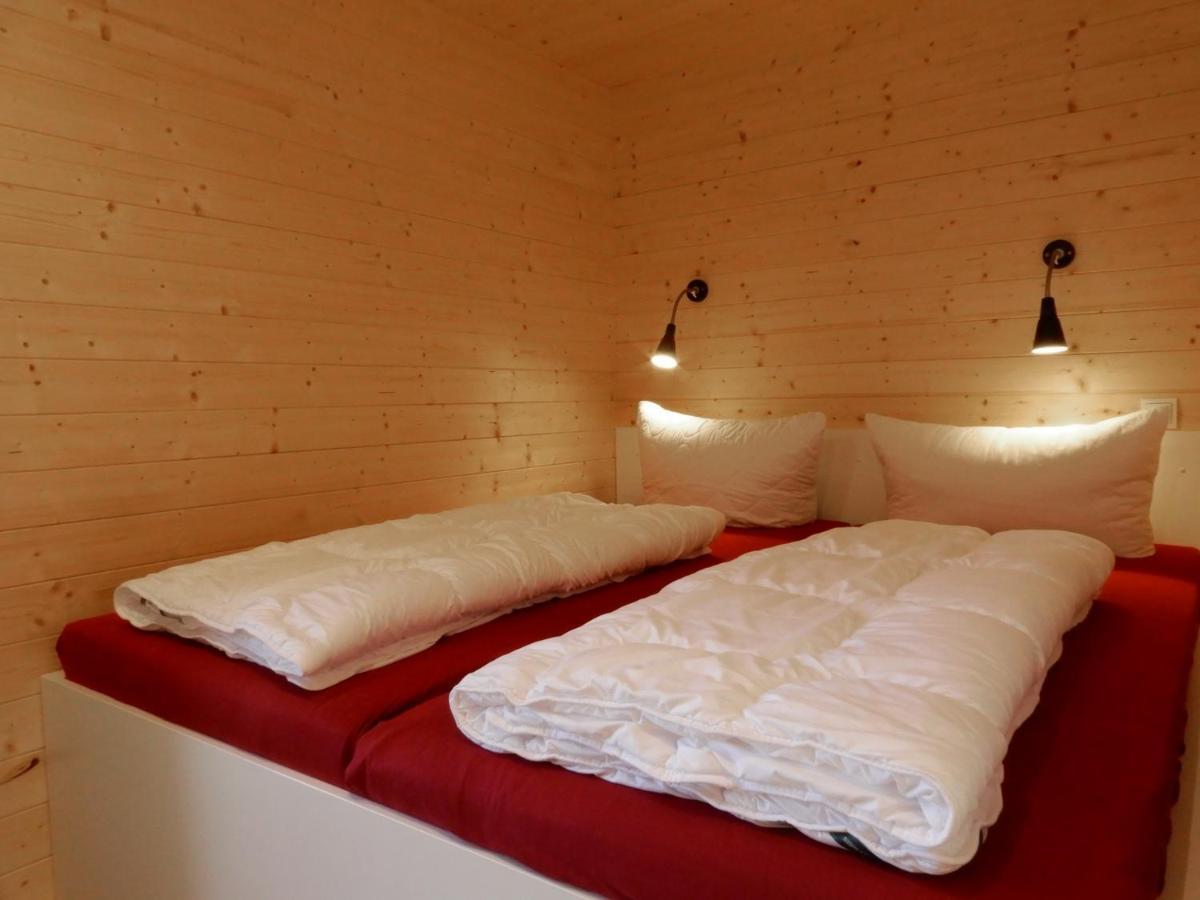 Schwarzes Holzferienhaus mit Sauna in Zierow -- SONNENECK -- 500m zum Ostsee-Strand, 4 - 6 Personen Exterior foto