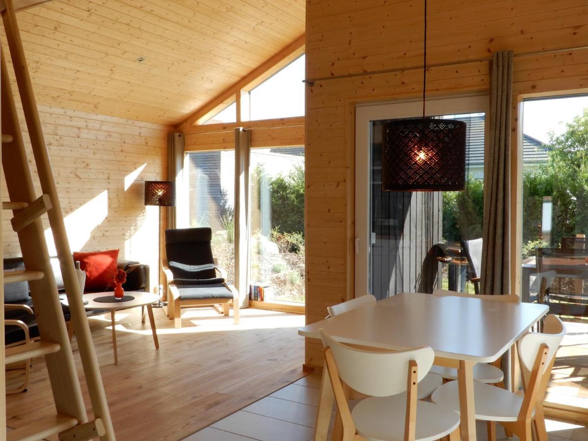 Schwarzes Holzferienhaus mit Sauna in Zierow -- SONNENECK -- 500m zum Ostsee-Strand, 4 - 6 Personen Exterior foto