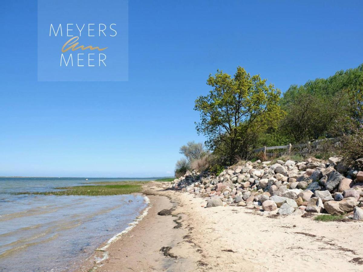 Schwarzes Holzferienhaus mit Sauna in Zierow -- SONNENECK -- 500m zum Ostsee-Strand, 4 - 6 Personen Exterior foto